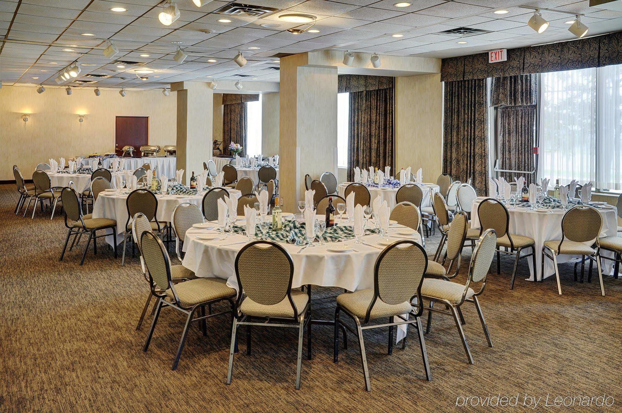 Embassy Suites By Hilton Toronto Airport Exteriér fotografie