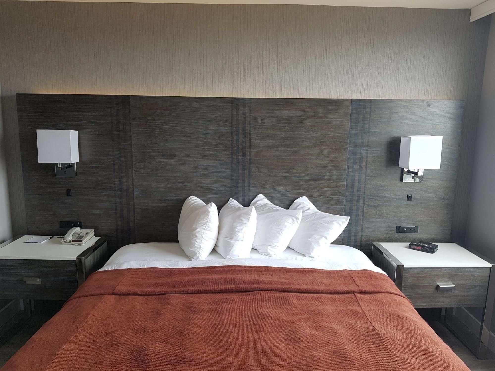 Embassy Suites By Hilton Toronto Airport Exteriér fotografie